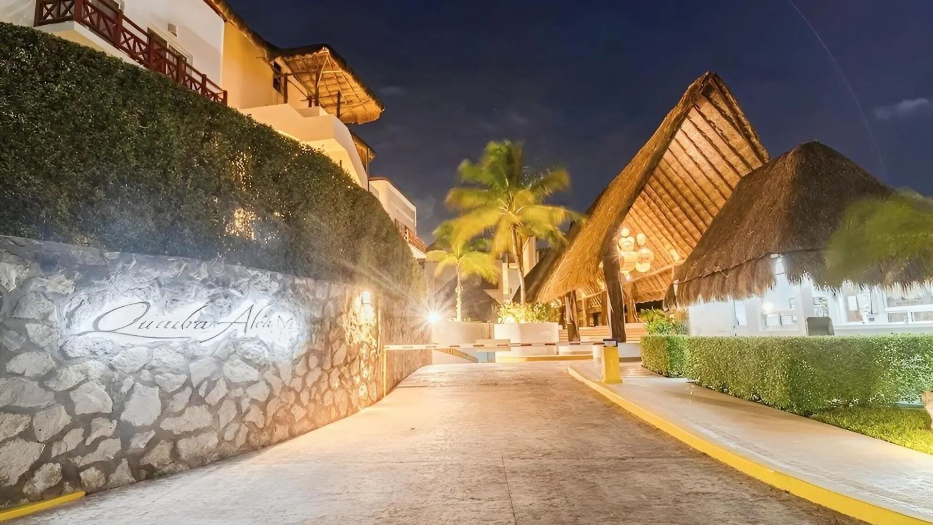 Apartment Luxury Duplex -4 Pers- 2Mn Beach&5Th Av, Pool, Gym Playa del Carmen Mexico